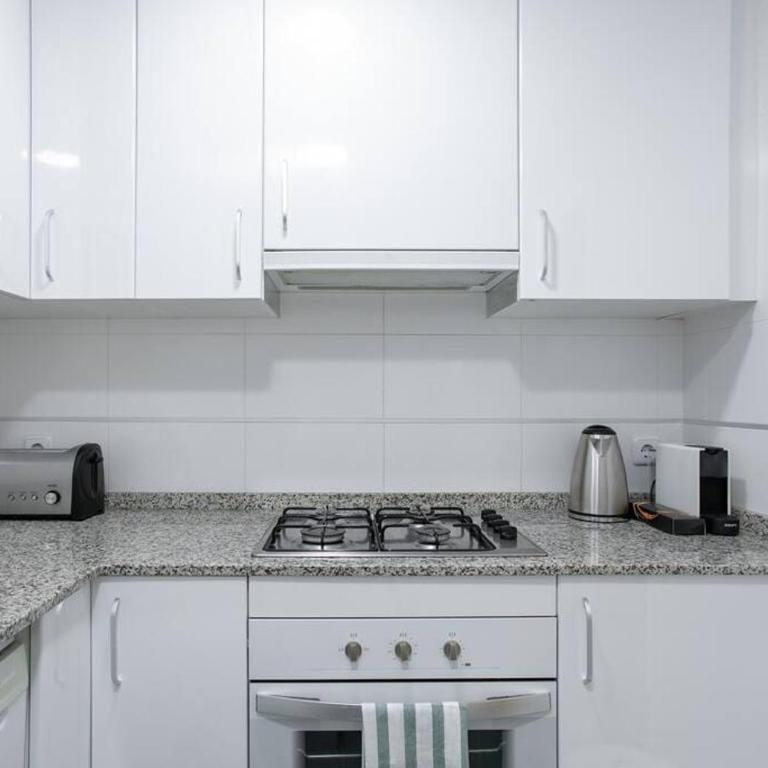 Canela Homes BARCELONA VALÈNCIA - Three-Bedroom Apartment - 4