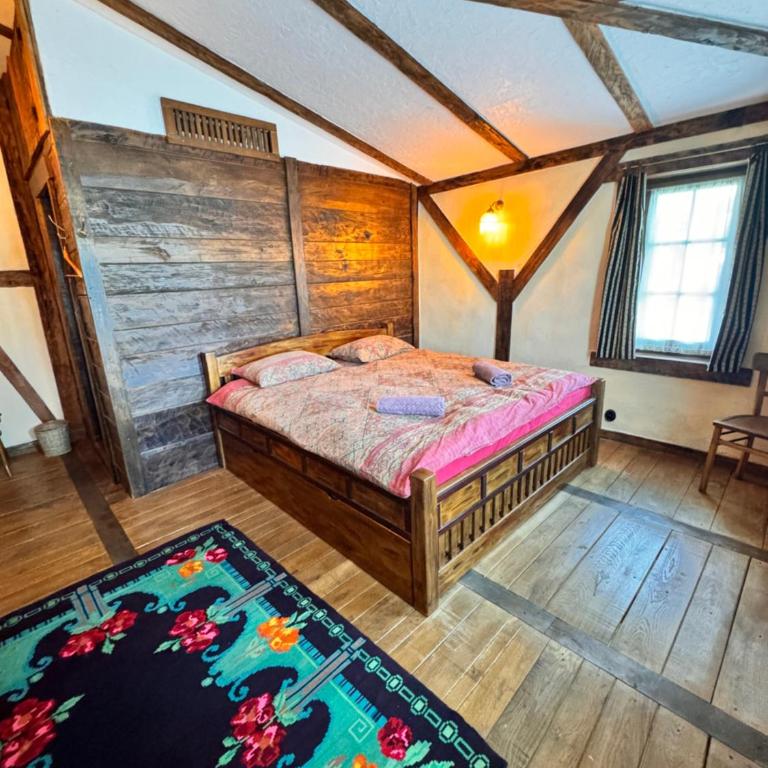 Guesthouse Perunov Konak - Trokrevetna Soba sa Sopstvenim Kupatilom - 3