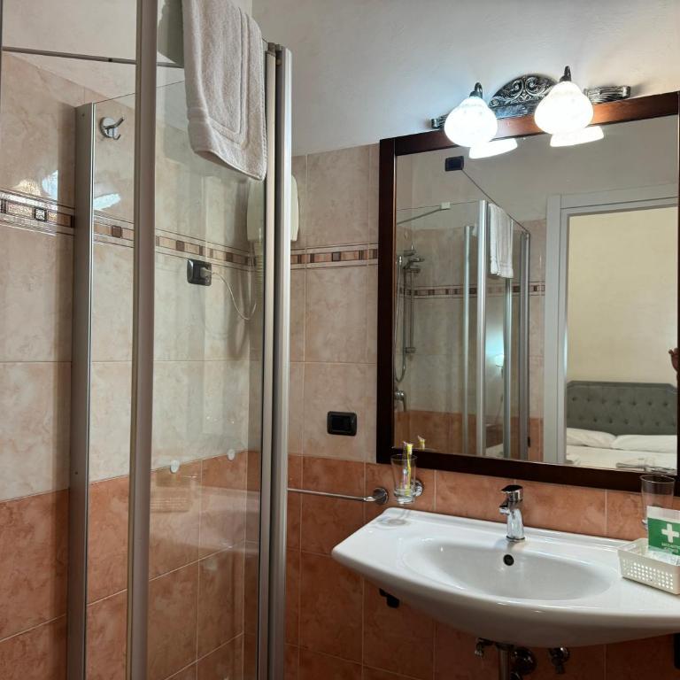EURO HOUSE INN airport - Camera Singola Superior - 6
