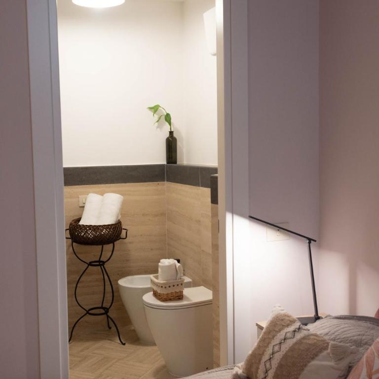 Boutique Grifone - Camera Matrimoniale con Bagno Privato - 8