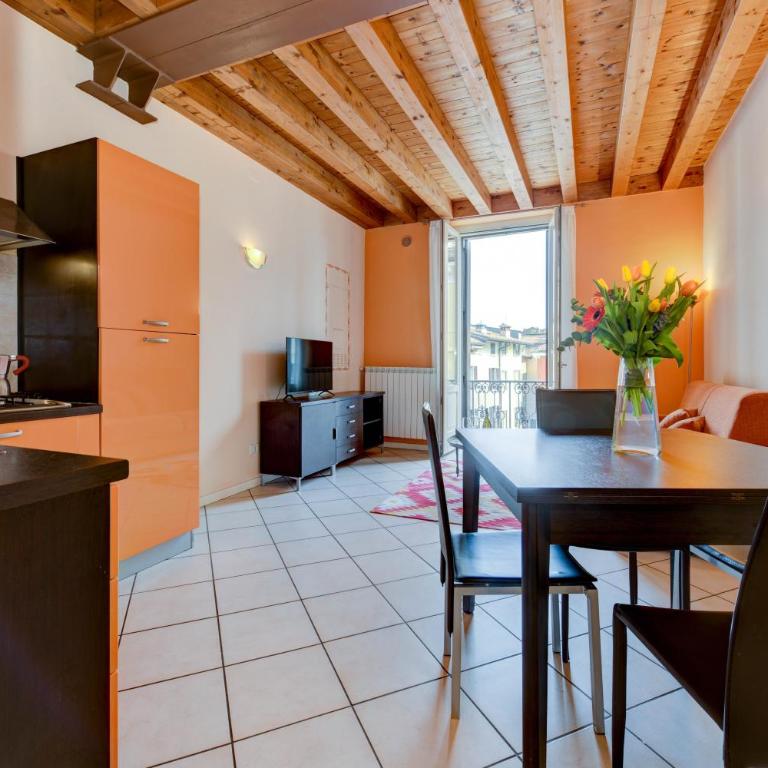 Flowers Apartments - Appartamento Deluxe con 1 Camera da Letto - 1