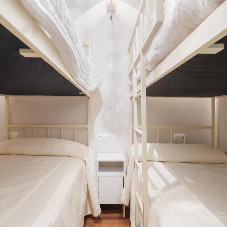 Centro Luxe 3 Rooms - Three-Bedroom Apartment - 24