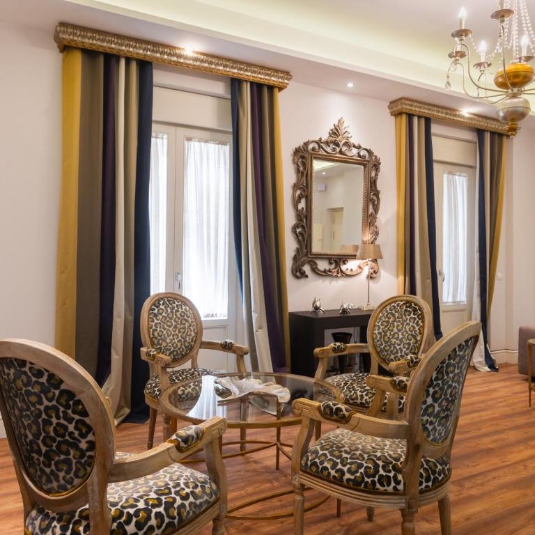 Centro Luxe 3 Rooms - Three-Bedroom Apartment - 34
