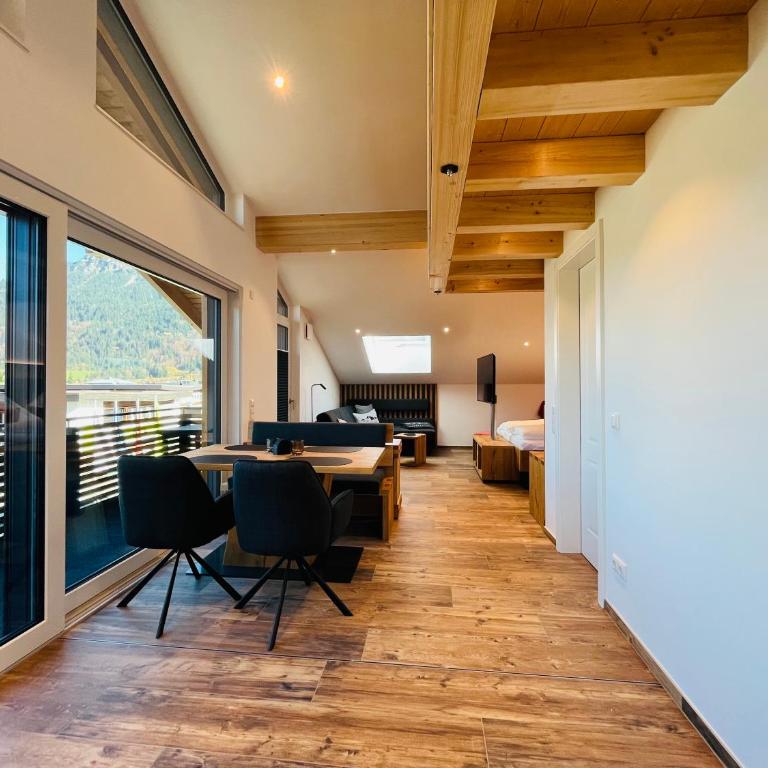 AlpSuites Oberstdorf - Studio mit Kingsize-Bett und Schlafsofa - 3