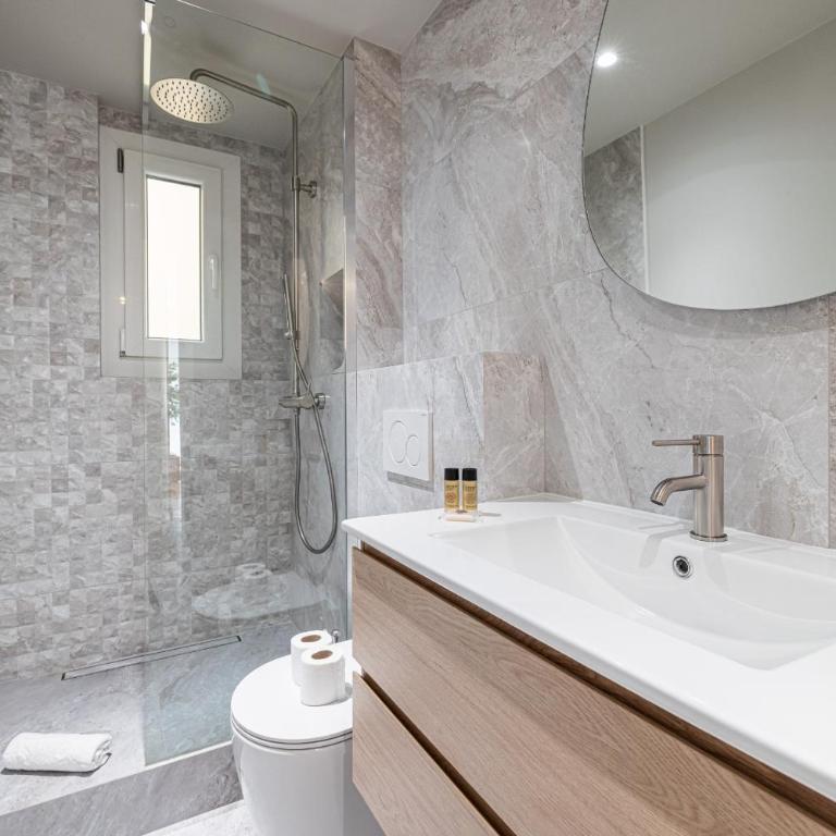 10 AMIRAL 201 - Magnifique apt - 2 chambres - Centre-ville - Appartement 2 Chambres - 5