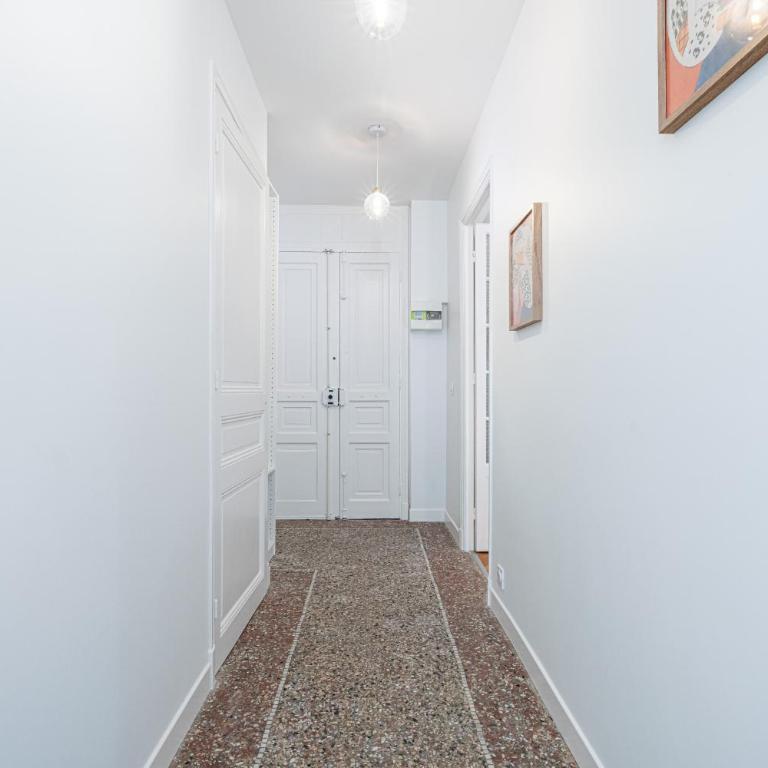 10 AMIRAL 201 - Magnifique apt - 2 chambres - Centre-ville - Appartement 2 Chambres - 15