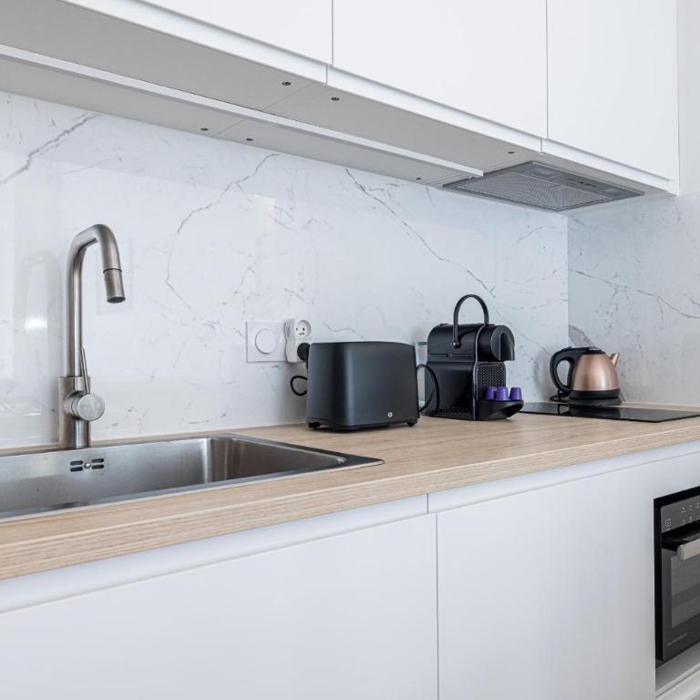 10 AMIRAL 201 - Magnifique apt - 2 chambres - Centre-ville - Appartement 2 Chambres - 19