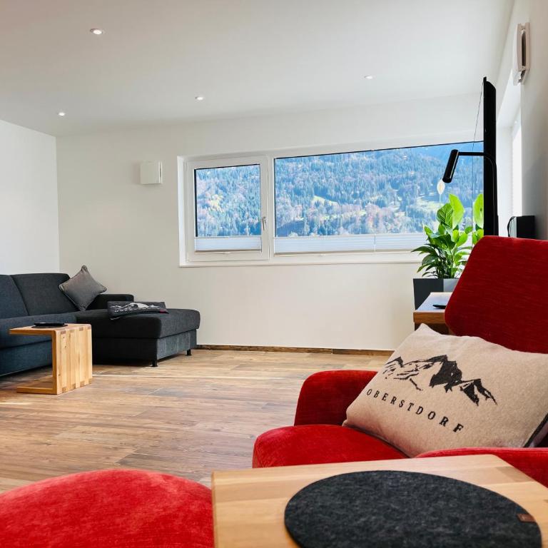 AlpSuites Oberstdorf - Deluxe Suite mit Kingsize-Bett - 1