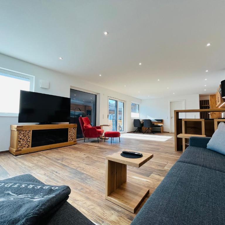 AlpSuites Oberstdorf - Deluxe Suite mit Kingsize-Bett - 10