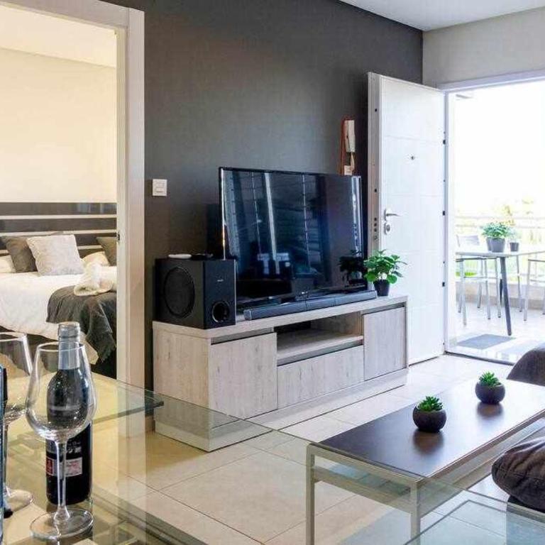 Bungalow Pink Oasis - Two-Bedroom Apartment - 46