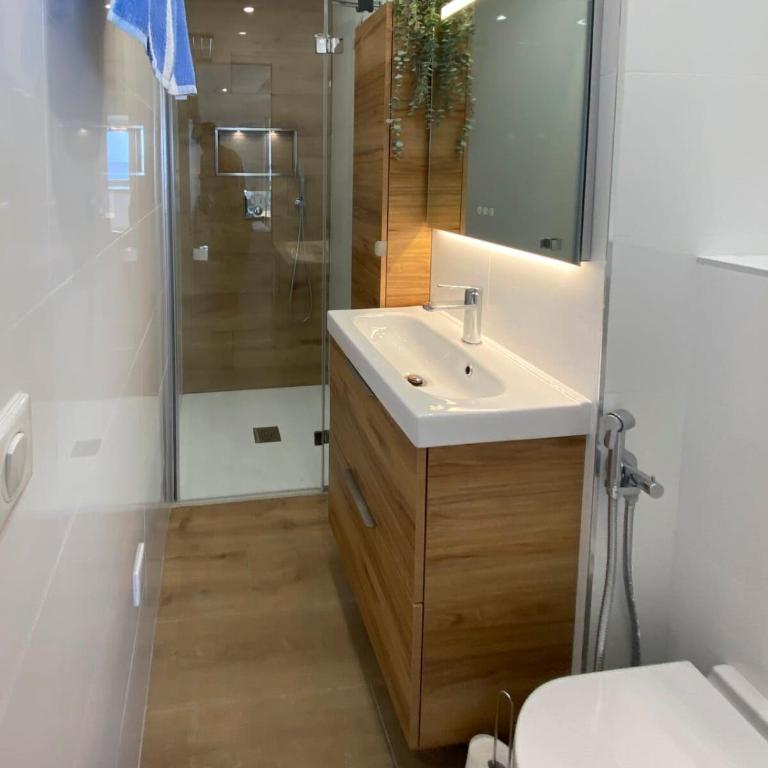 Vue mer & plage directe les pieds dans l'eau - Terrasse ensoleillée - Parking privé - Appartement - 9