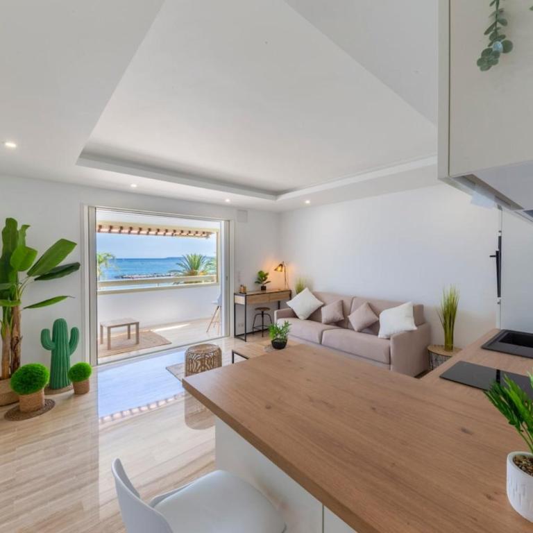 Vue mer & plage directe les pieds dans l'eau - Terrasse ensoleillée - Parking privé - Appartement - 16