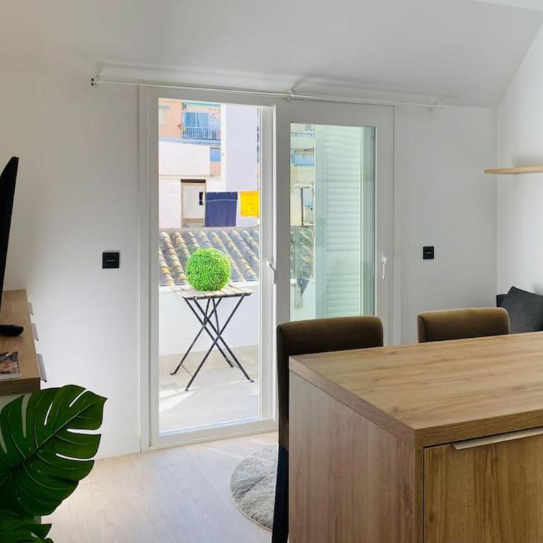 Ático con gran terraza en el centro a 50 metros de la playa - One-Bedroom Apartment - 1