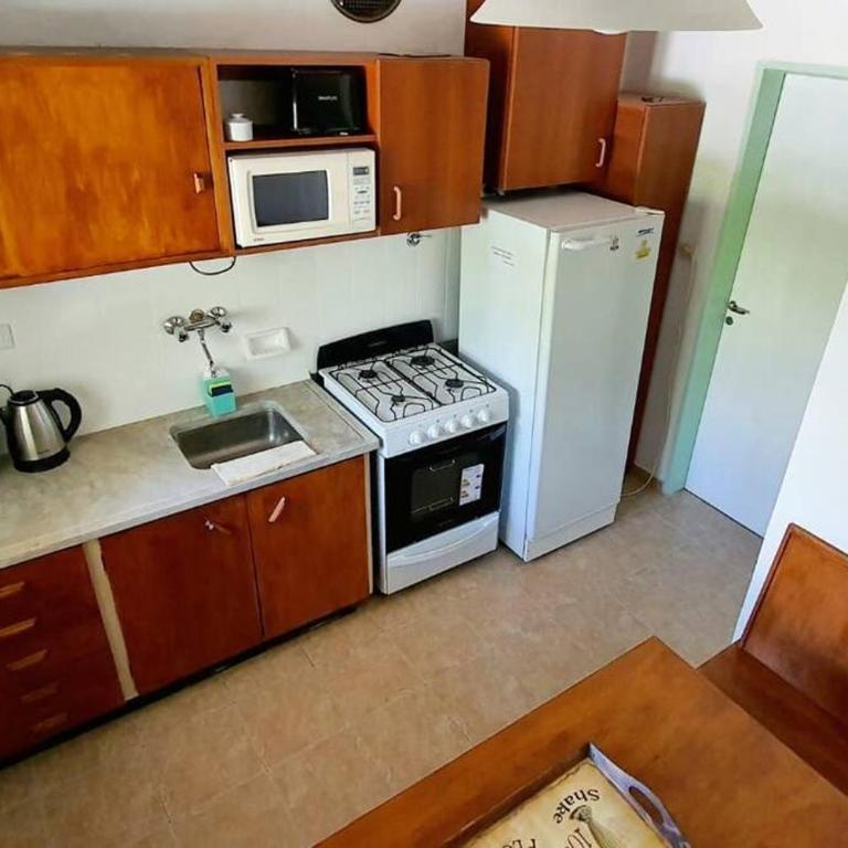Chalet Céntrico con Pileta - Casa con 1 dormitorio - 3