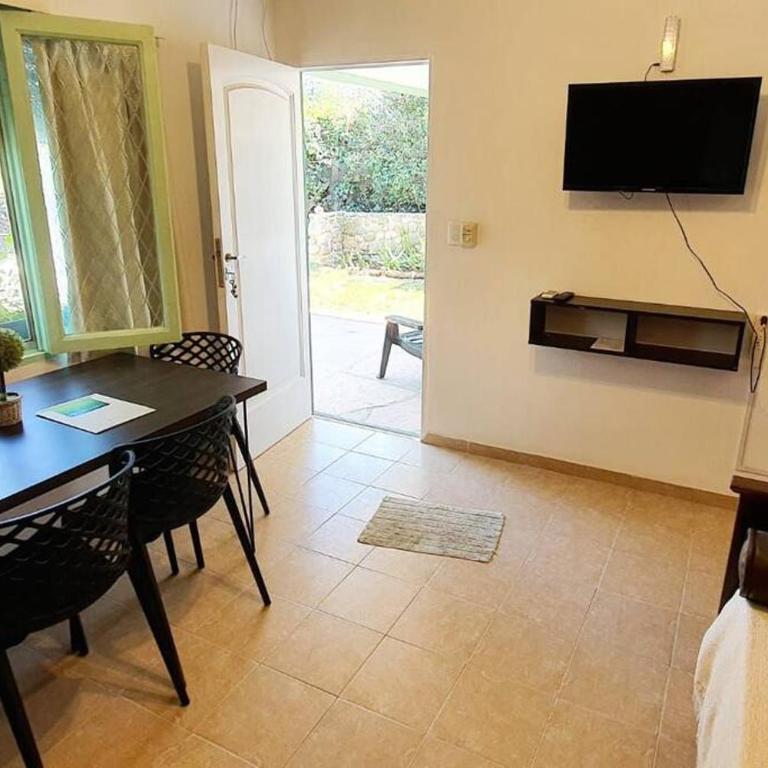 Chalet Céntrico con Pileta - Casa con 1 dormitorio - 5