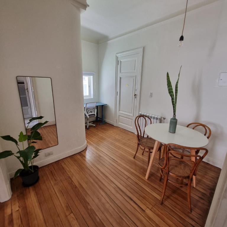 "European Style" with work-zone in Puerto Madero - Plus Props - One-Bedroom Premier Apartment - 5