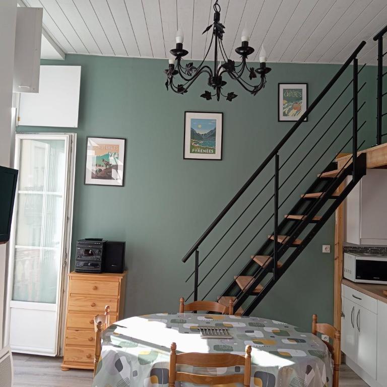 Appartement 4 Personnes Plein centre ville Cauterets avec balcon - Appartement 2 Chambres - 13