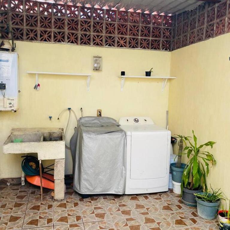 La casa de Anita - Three-Bedroom House - 9