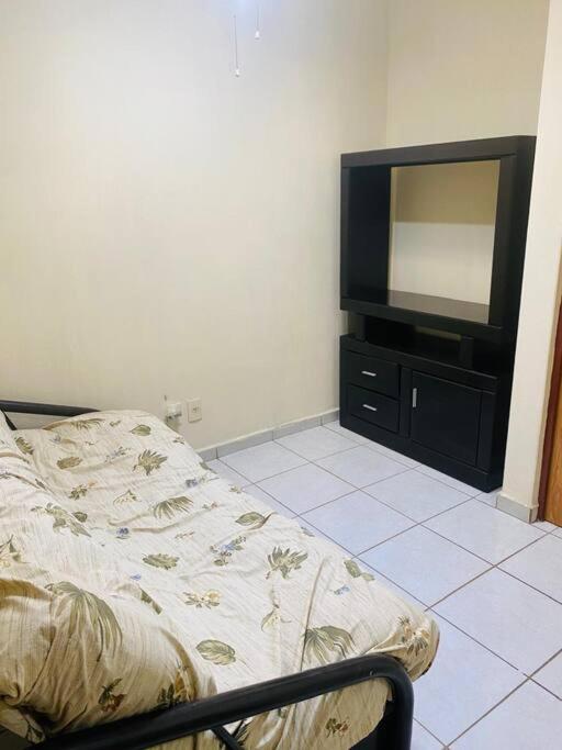 La casa de Anita - Three-Bedroom House - 18