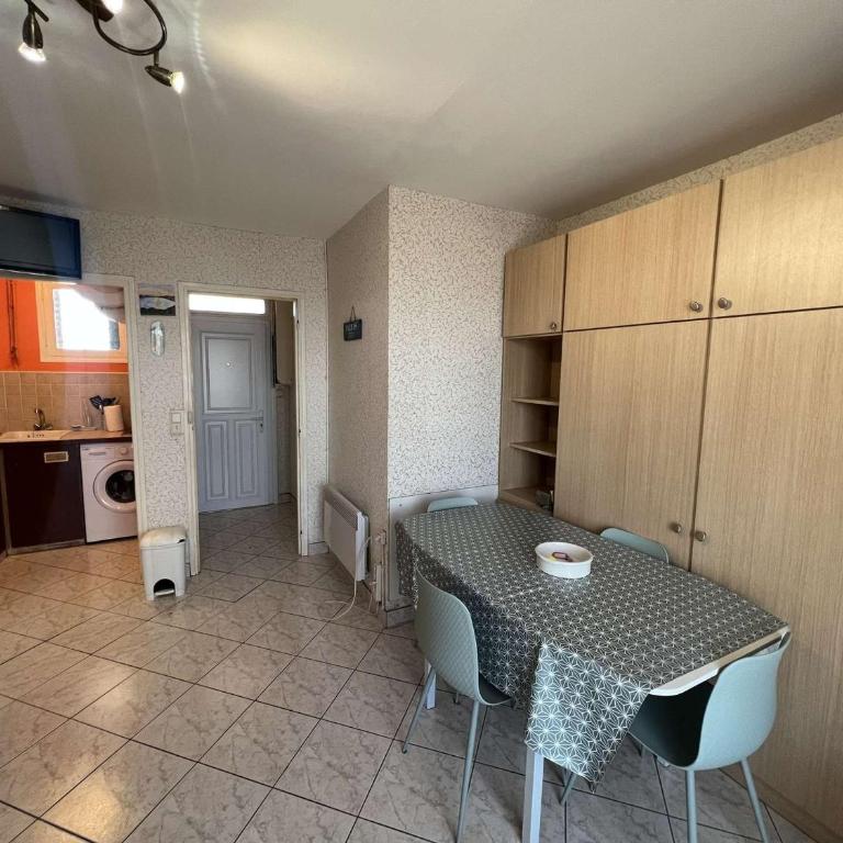 Studio abordable pour 4 personnes avec balcon près de la plage - FR-1-701-85 - Studio - 7