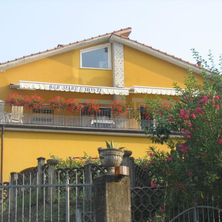 B&B Mare e Monti - Camera Matrimoniale con Bagno Privato Esterno - 1
