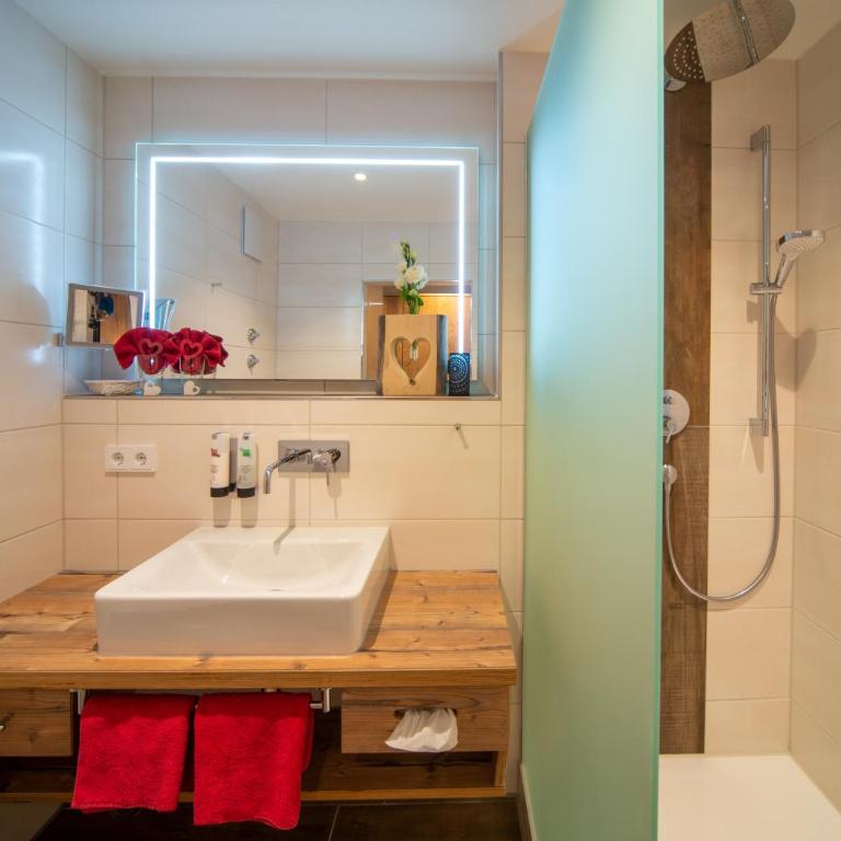 Der Helmerhof Allgäu Hideaway - Doppelzimmer mit Bergblick - 4