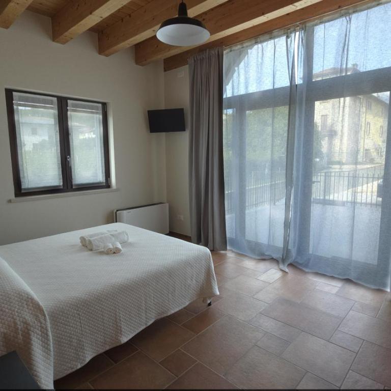 Agriturismo Igino - Camere fra Vigneti della Valpolicella - Camera Matrimoniale con Terrazza - 8