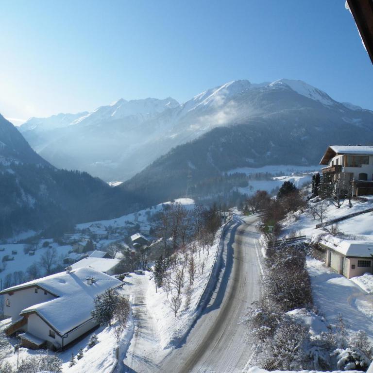 Hotel Pension Weiratherhof - Doppelzimmer mit eigenem Bad und Balkon - 6