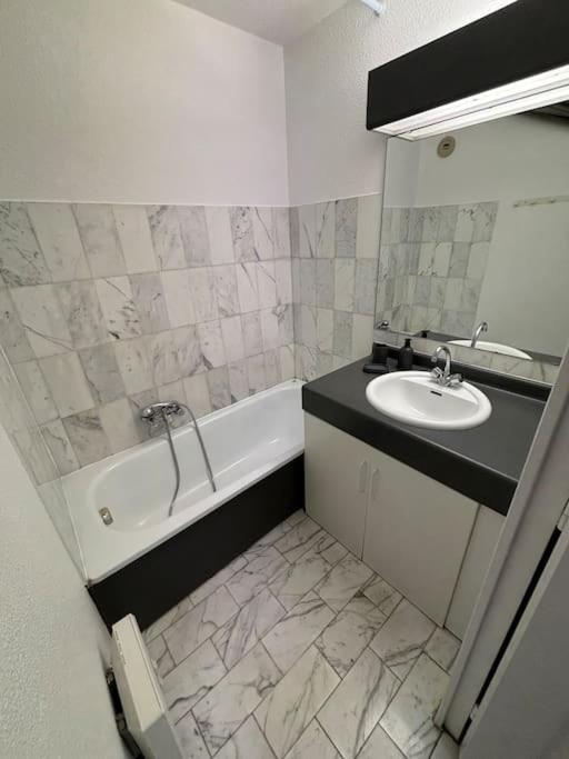T2 lumineux 4 pers, pisc,plag 2min, park priv,wifi - Apartment mit 1 Schlafzimmer - 15