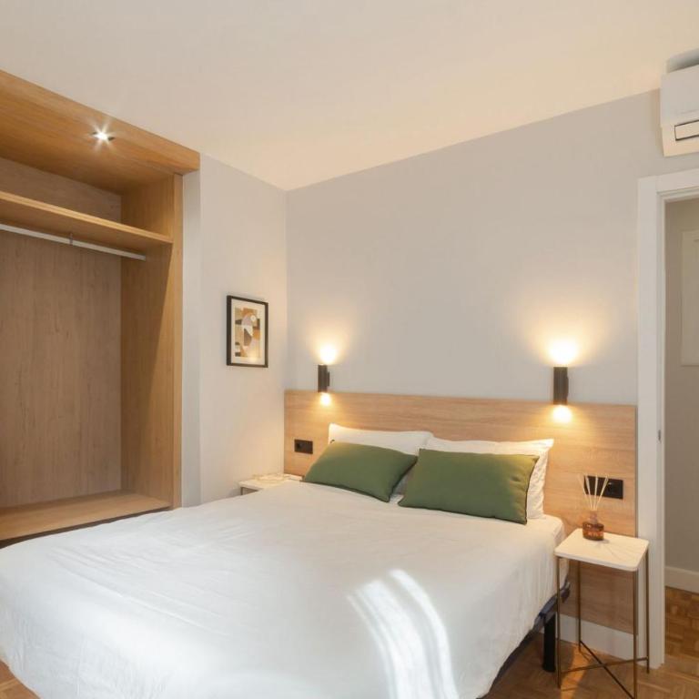 Cervantes Luxury Apartment - Apartamento de 3 dormitorios con balcón - 10