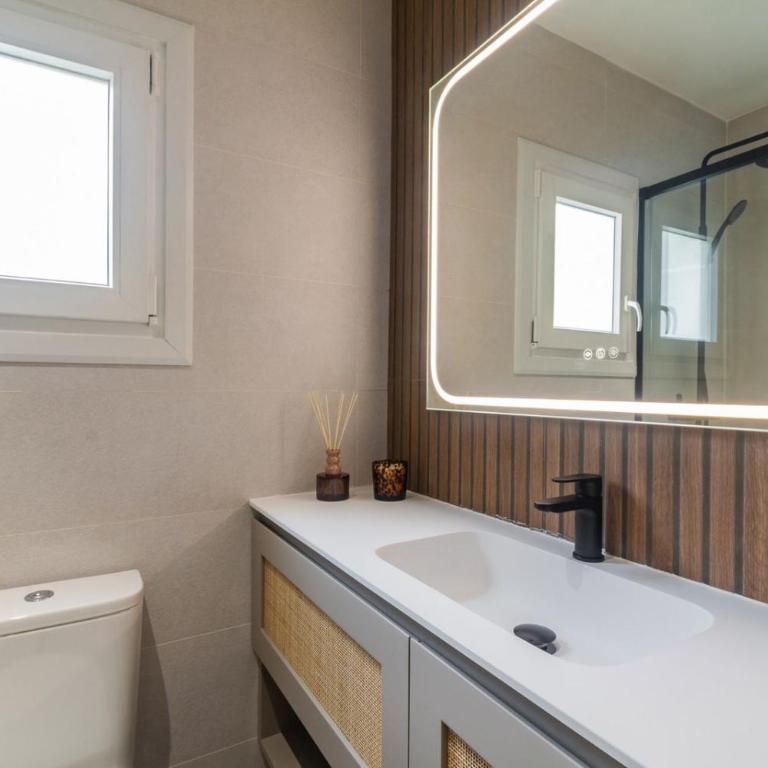 Cervantes Luxury Apartment - Apartamento de 3 dormitorios con balcón - 15