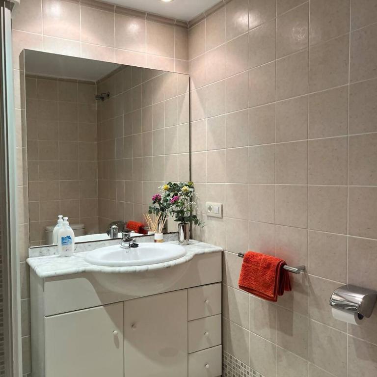 El Mirador del Orfanato - Two-Bedroom Apartment - 17