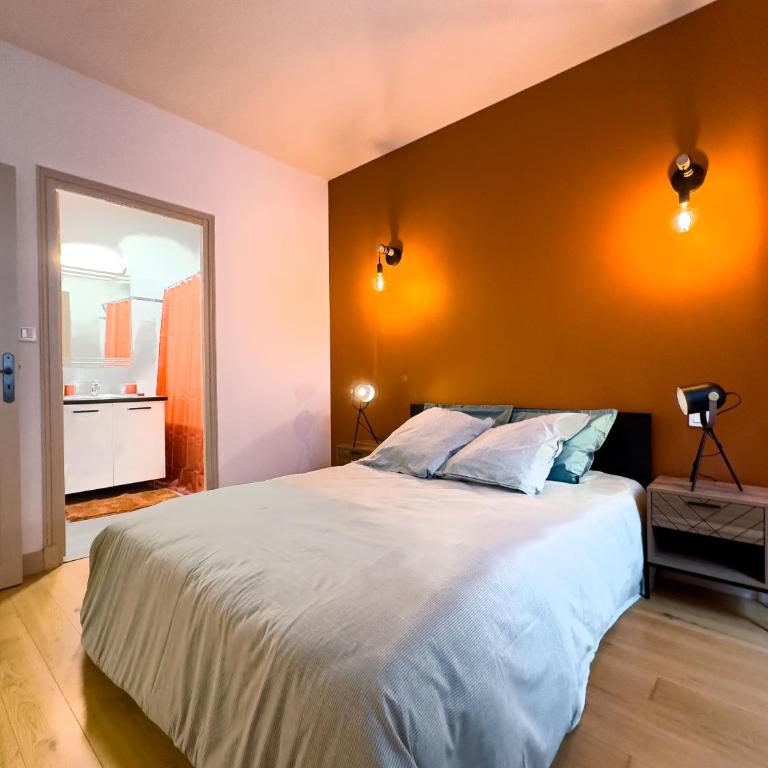 La Cité Voltaire - Three-Bedroom Apartment - 12