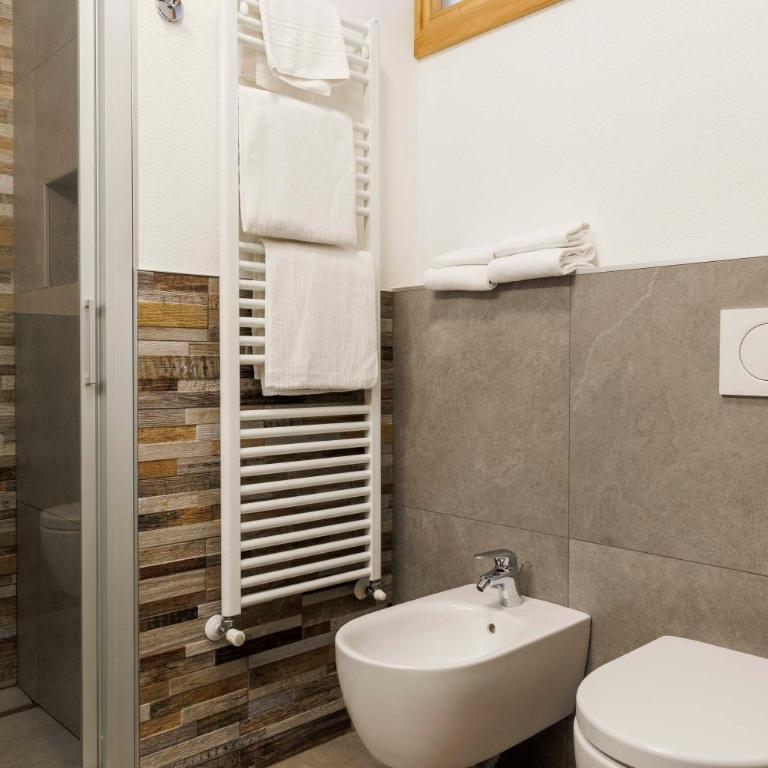 B&B Engadina - Camera Deluxe - 11
