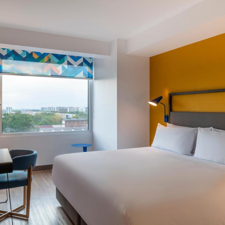 Tru By Hilton Cali Sur - Habitación con ducha a ras de suelo - Cama extragrande - 6