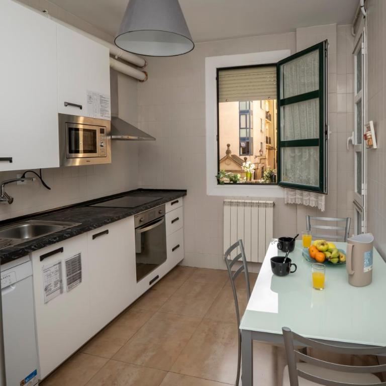 Santiago Tower Aire Ac casco antiguo By Apartamentos Logrono - Apartamento de 1 dormitorio - 12