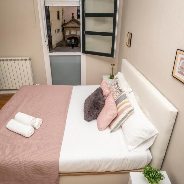 Santiago Tower Aire Ac casco antiguo By Apartamentos Logrono - Apartamento de 1 dormitorio - 6