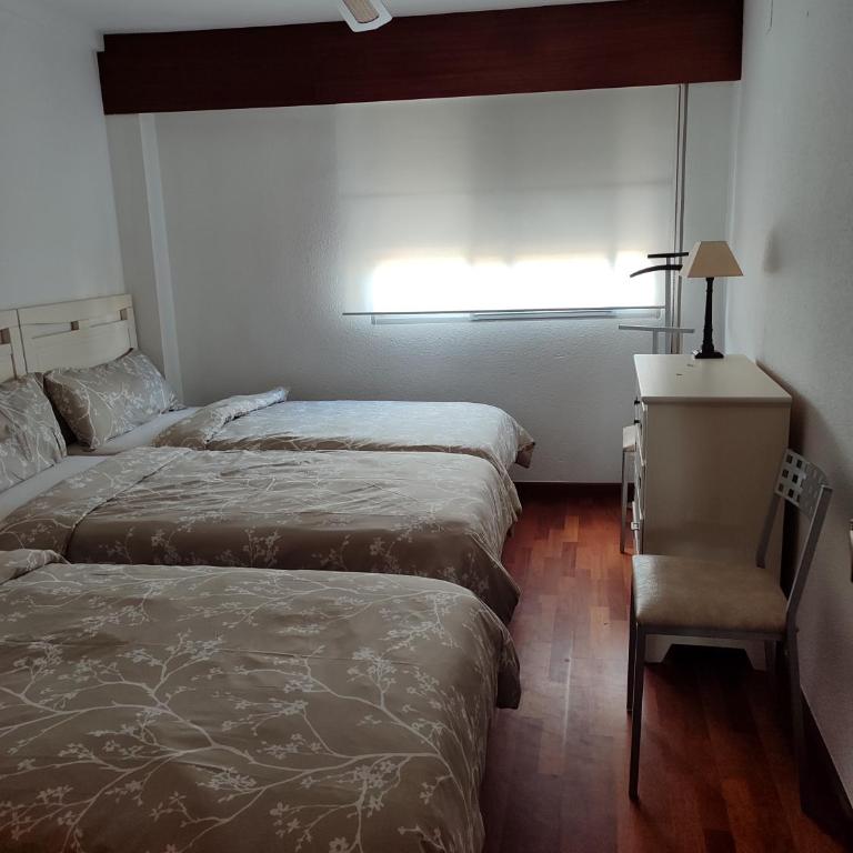 Florazar I frente a la playa - Two-Bedroom Apartment - 1