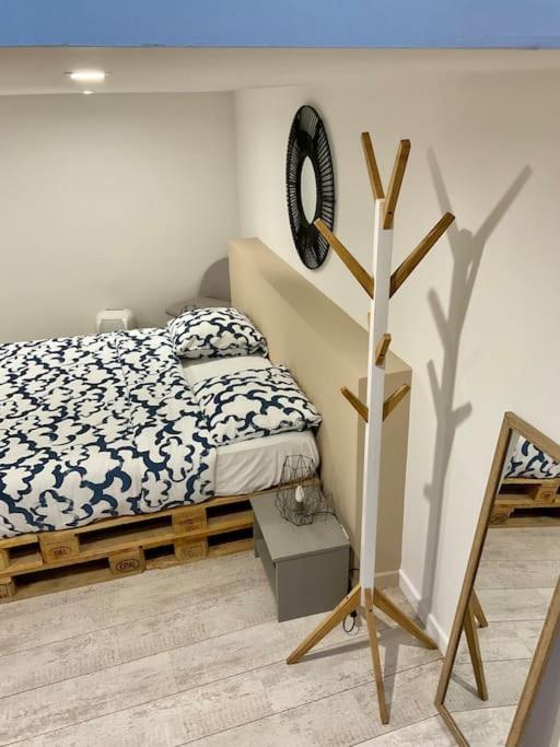 Appartement typique et insolite - coeur bordeaux - 1 chambre - 3 lits - 6 p - One-Bedroom Apartment - 25