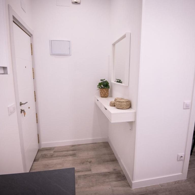 Apartamento Gran Via - One-Bedroom Apartment - 12