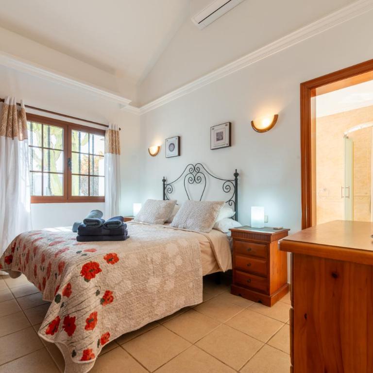 Utopia, villa 4 bedrooms, heated pool & complete privacy - Villa - 16