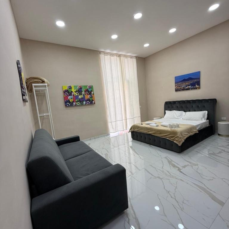 Valentino caracciolo 105 - Suite Familiare con Balcone - 10