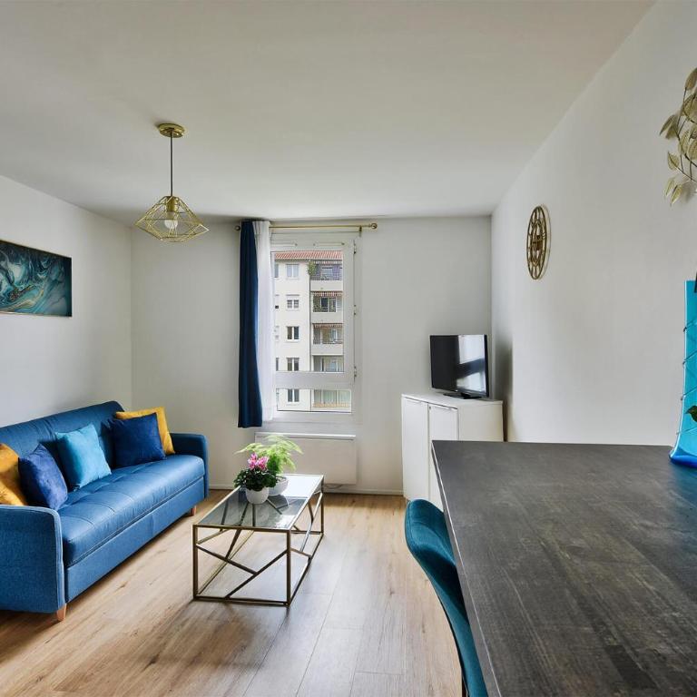 "Monplaisir", parking, espace de travail avec wifi, proximité commerces, gare, Université Lyon 3 , Tram T2, T4 et C25, idéal voyages d'affaires et tourisme - Studio - 1