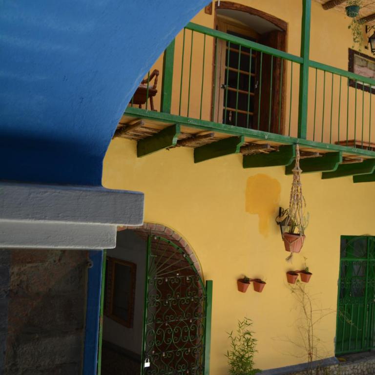 Anata Hostal - Cama en habitación compartida mixta de 6 camas - 3