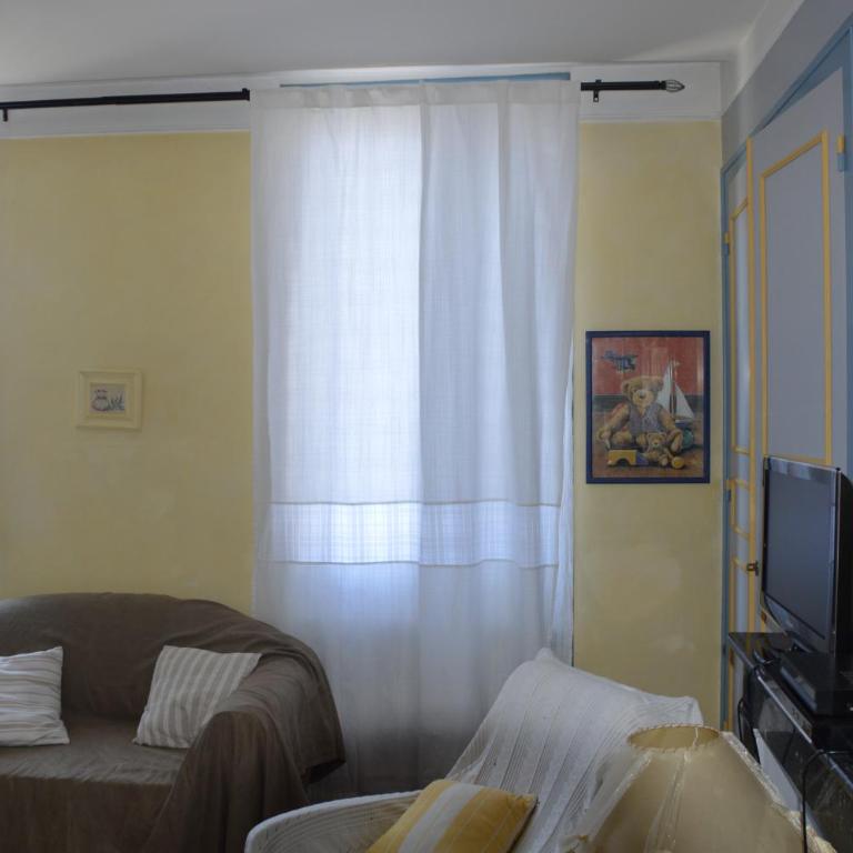 Volets Bleus et Briques Rouges - Apartment - 40