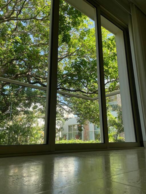 Modern Comfort - Spacious 2BR in Walled City - Apartamento de 2 dormitorios - 56