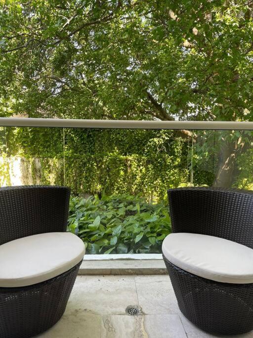 Modern Comfort - Spacious 2BR in Walled City - Apartamento de 2 dormitorios - 83