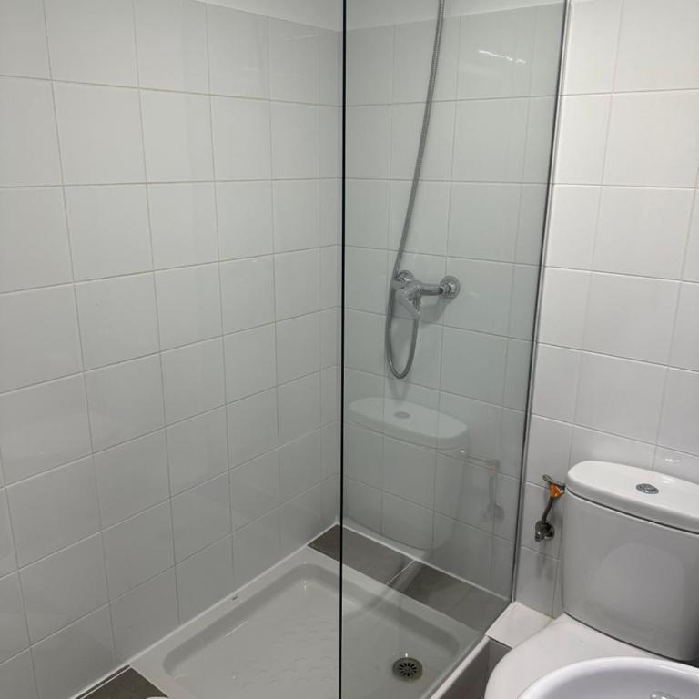Hostal ARS - Zimmer mit Queensize-Bett und Balkon - 5