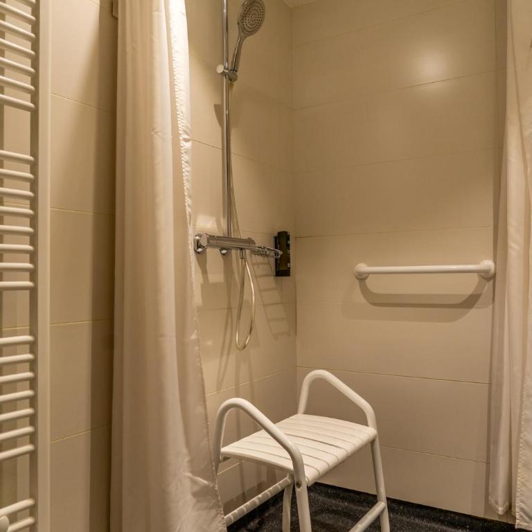 Hotel Le Faranchin - Chambre Double ou Lits Jumeaux - Accessible aux Personnes à Mobilité Réduite - 5