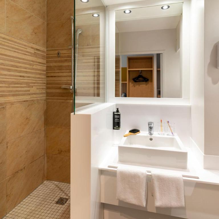 ibis Styles Biarritz Plage - Chambre Confort avec Terrasse - Vue sur Mer - 6